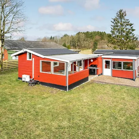 Holiday home 3 Bedroom Lovely In Give Uve