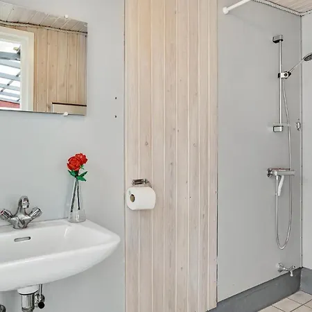3 Bedroom Lovely In Give Uve
