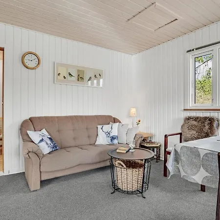 3 Bedroom Lovely In Give Uve